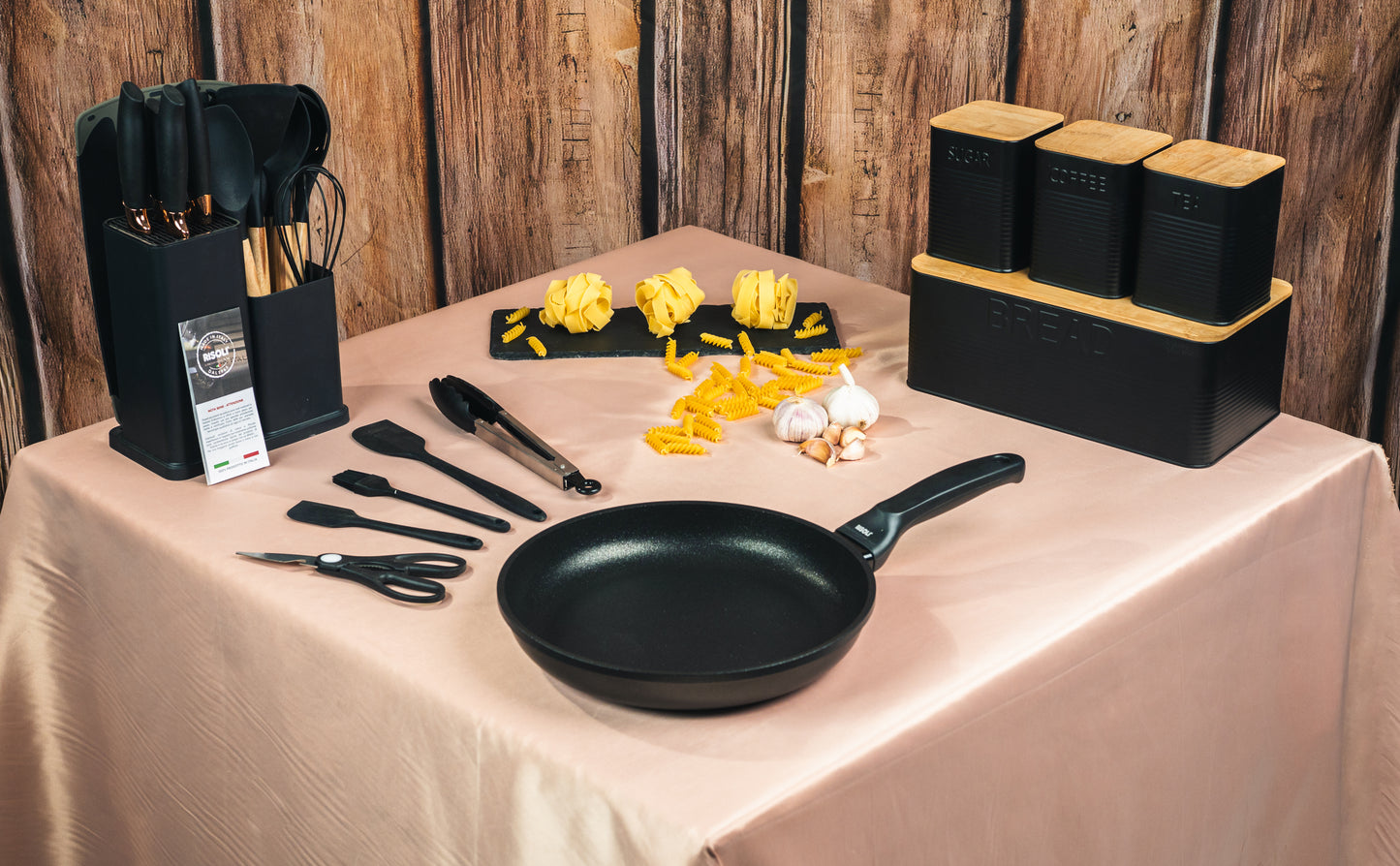 Risoli 24 cm BLACKPLUS®Frying pan